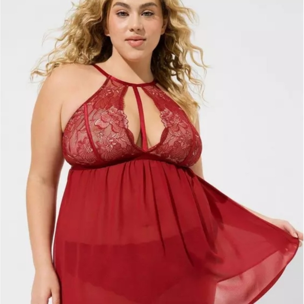 Elegant Lace Halter Chemise in Red